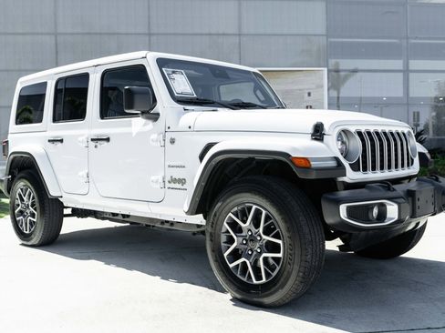 Used 2024 Jeep Wrangler Sahara image 3