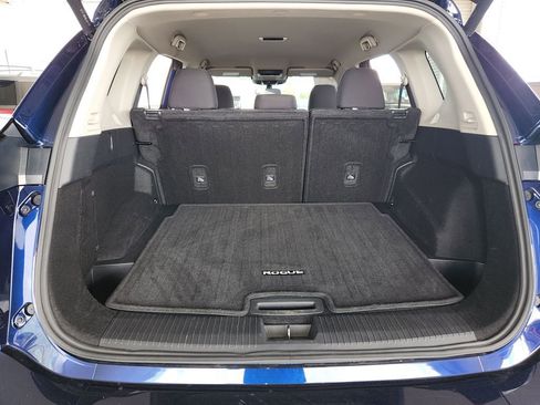 Used 2025 Nissan Rogue SV image 13