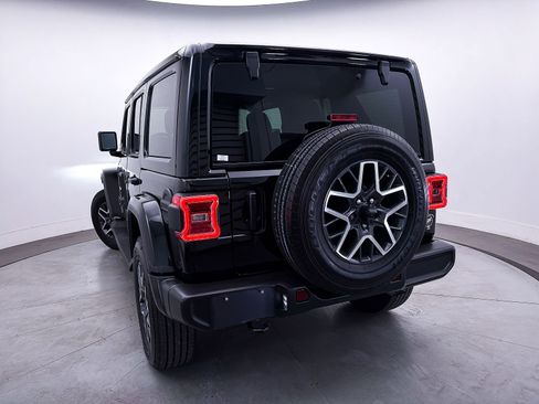 Used 2024 Jeep Wrangler Sahara w/ Technology Group image 11