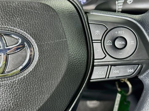 Used 2025 Toyota Corolla LE FWD image 13