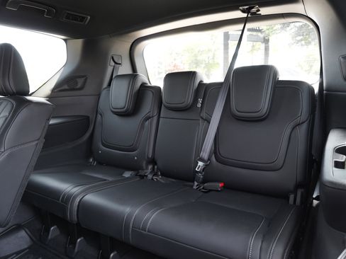 Used 2025 Nissan Armada PRO-4X AWD/4WD image 31