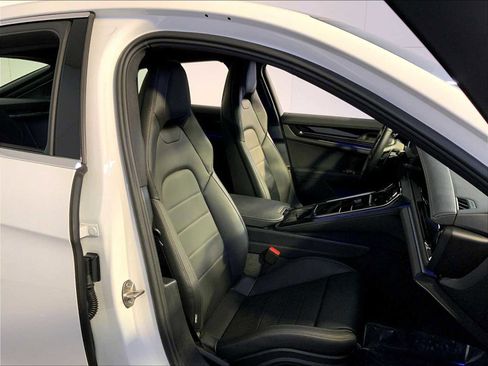 Certified 2025 Porsche Panamera 4 image 18