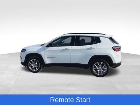 Used 2022 Jeep Compass Latitude image 6