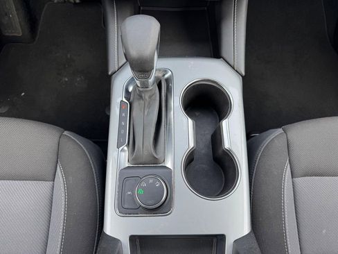 Used 2025 Chevrolet Blazer LT AWD/4WD image 16