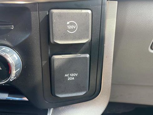 Certified 2024 Ford F150 Platinum w/ Equipment Group 703A Plus AWD/4WD image 30