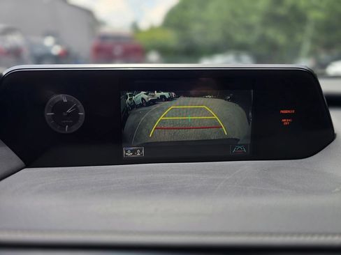 Used 2021 Lexus UX 200 w/ Accessory Package (Z1) FWD image 26
