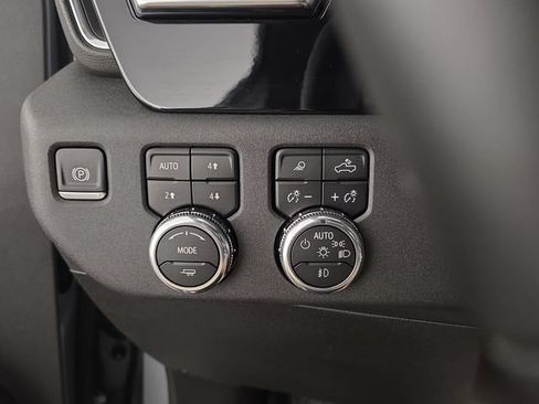 Used 2025 GMC Sierra 1500 Elevation w/ Elevation Premium Package AWD/4WD image 18