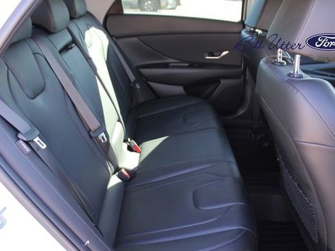 Used 2024 Hyundai Elantra Limited image 12