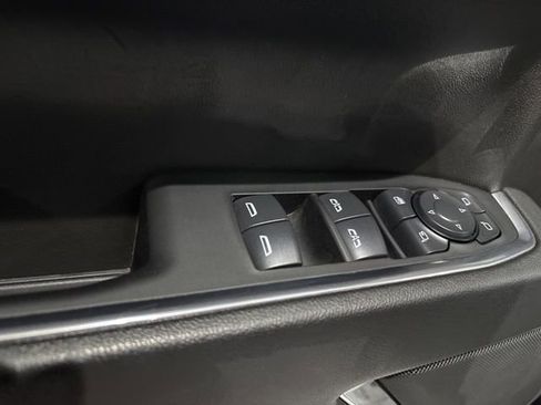 Used 2025 GMC Sierra 1500 SLT AWD/4WD image 16