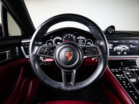 Used 2018 Porsche Panamera 4 AWD/4WD image 26