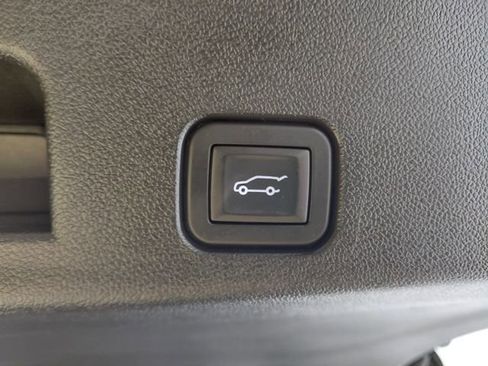 Used 2025 Buick Enclave Preferred image 45