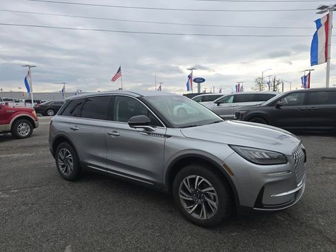 Used 2023 Lincoln Corsair AWD w/ Equipment Group 101A image 2