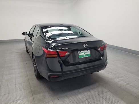 Used 2022 Nissan Altima 2.5 SV FWD image 6