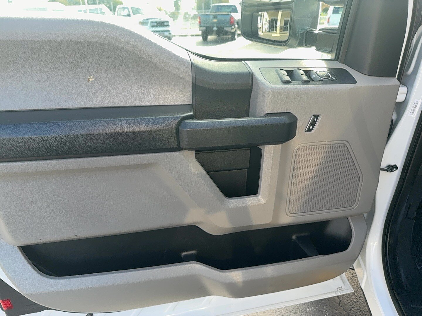 Used 2020 Ford F350 XL w/ Power Equipment Group AWD/4WD image 17