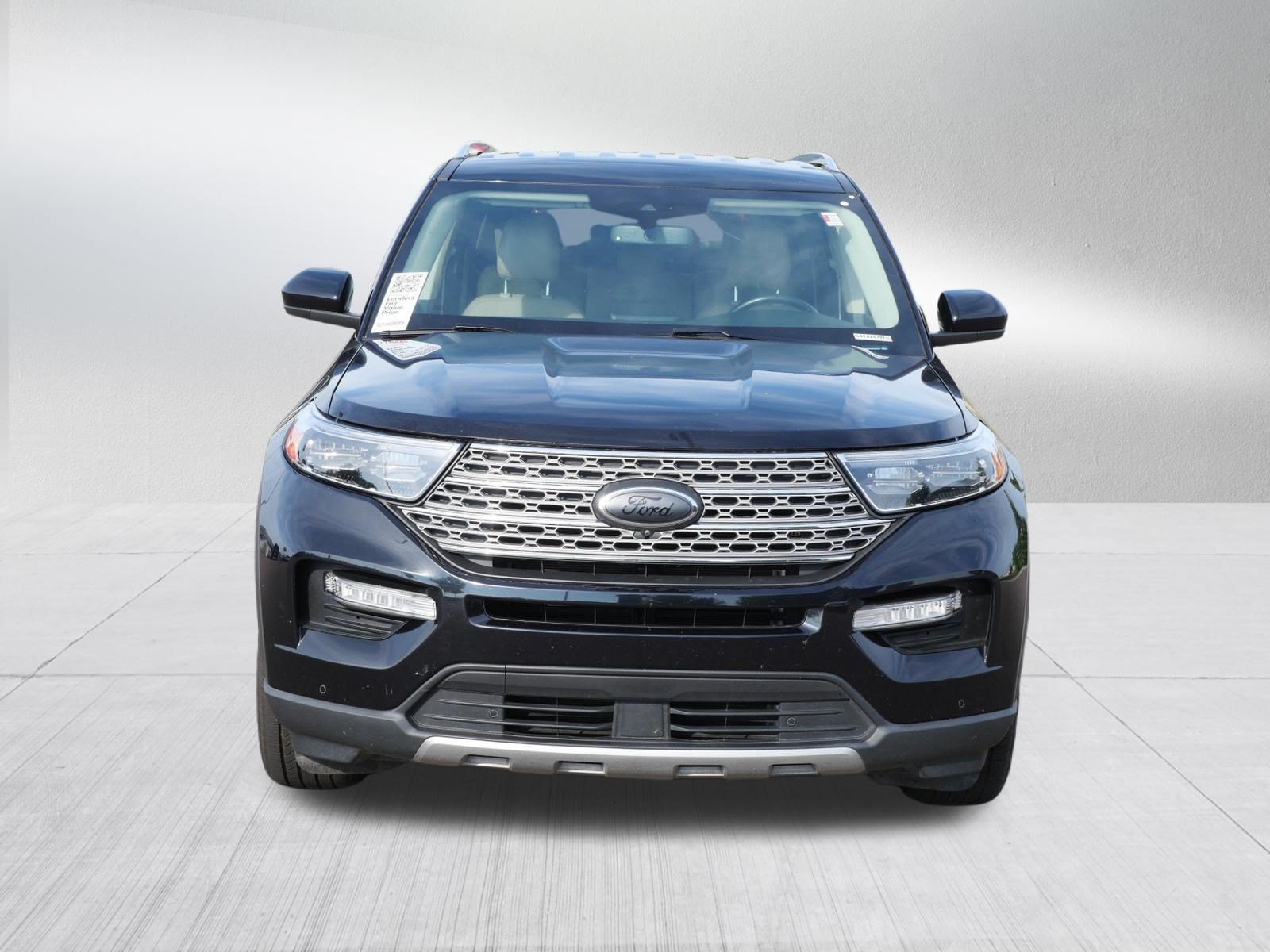 Used 2023 Ford Explorer Limited AWD/4WD image 2