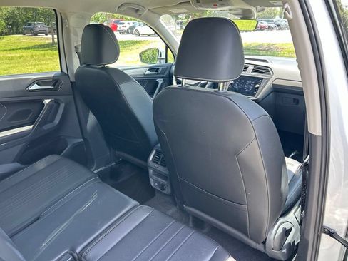 Certified 2023 Volkswagen Tiguan SE FWD image 48