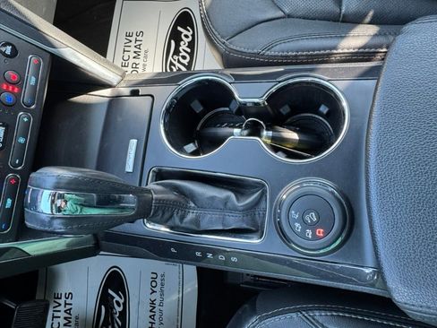 Used 2019 Ford Explorer Limited image 11