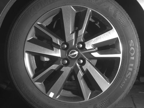 Used 2025 Nissan Versa SV image 12