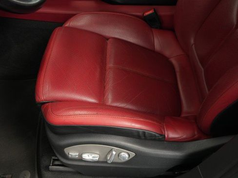 Used 2016 Porsche Cayenne GTS AWD/4WD image 41