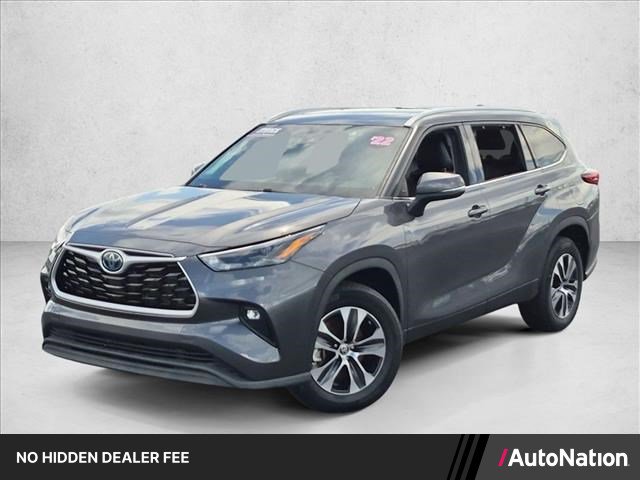 Used 2022 Toyota Highlander XLE FWD image 1