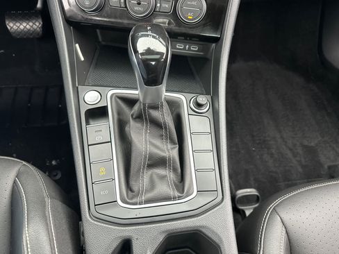 Used 2024 Volkswagen Jetta SE w/ Panoramic Sunroof Package image 23