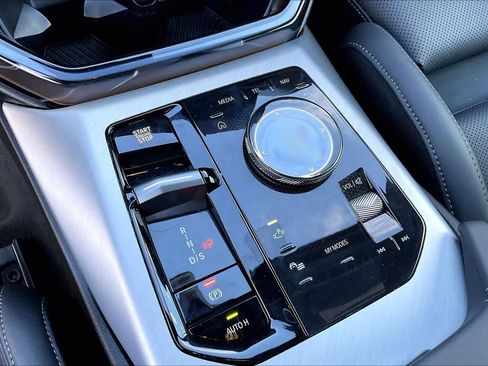 Used 2025 BMW X3 xDrive30i image 32