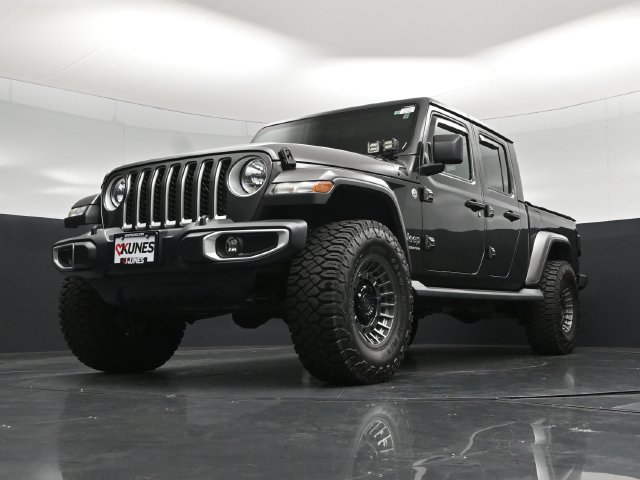 Used 2020 Jeep Gladiator Overland w/ Trailer Tow Package AWD/4WD image 57