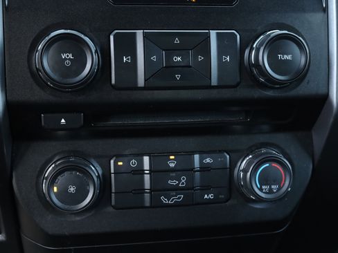 Used 2017 Ford F150 XLT w/ Trailer Tow Package image 9