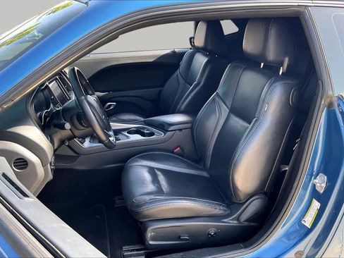 Used 2020 Dodge Challenger SXT w/ Plus Package RWD image 8