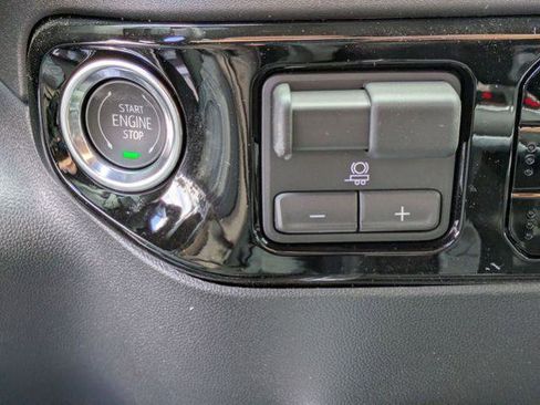 New 2026 Chevrolet Silverado 1500 LTZ w/ LTZ Premium Package AWD/4WD image 24