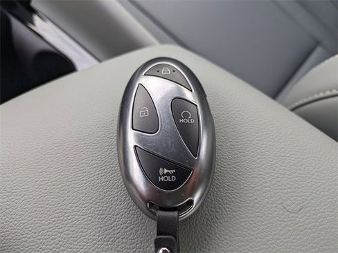 New 2025 Hyundai Elantra Limited image 29