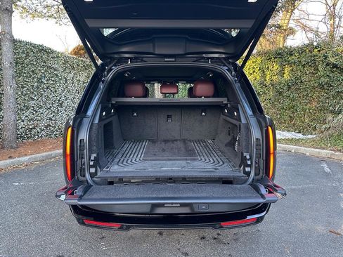 Used 2025 Land Rover Range Rover SE image 20