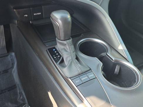 Used 2024 Toyota Camry SE image 18