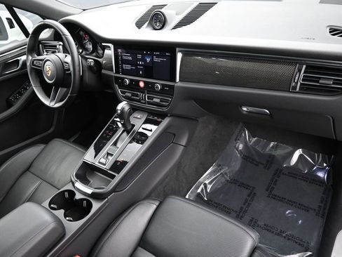 Certified 2023 Porsche Macan S AWD/4WD image 32