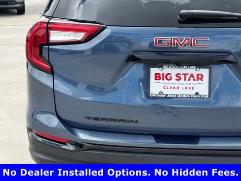 Used 2024 GMC Terrain SLE w/ Driver Convenience Package FWD image 11