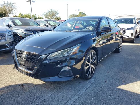 Used 2019 Nissan Altima 2.5 SR image 2