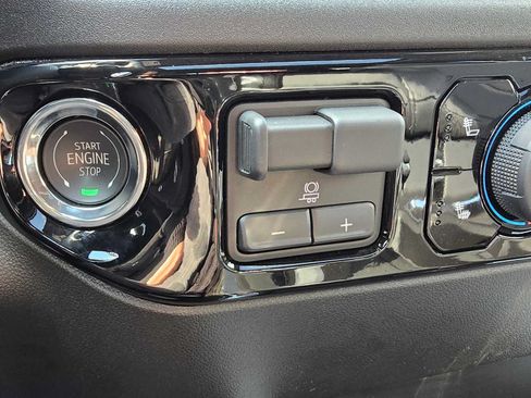 Used 2026 Chevrolet Silverado 1500 RST w/ Convenience Package II AWD/4WD image 28