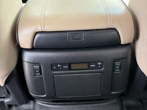 Used 2022 Nissan Armada Platinum w/ Captain's Chairs Package AWD/4WD image 33