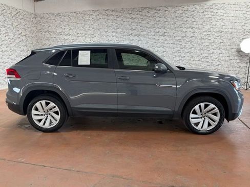 Used 2021 Volkswagen Atlas Cross Sport SE w/ Panoramic Sunroof Package FWD image 6