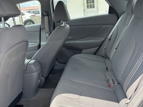 Used 2025 Hyundai Elantra Sport FWD image 7