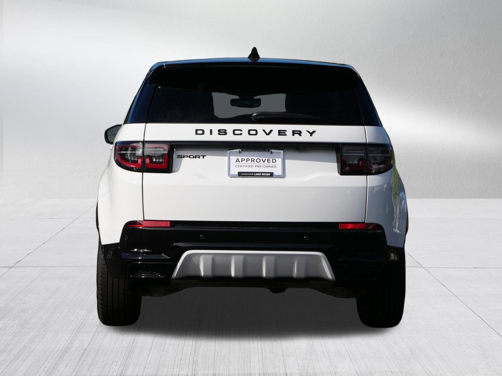Used 2025 Land Rover Discovery Sport Dynamic SE AWD/4WD image 4