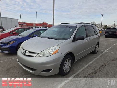 Used 2009 Toyota Sienna image 3