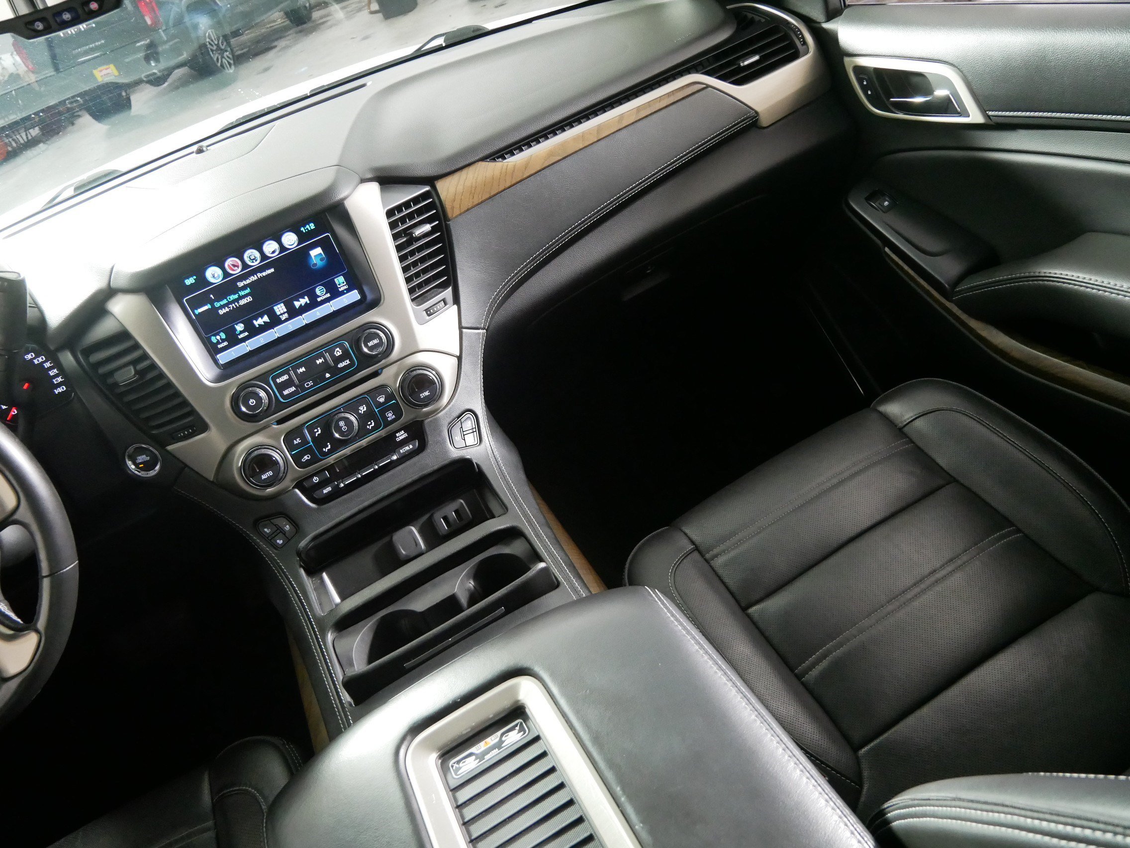 Used 2018 GMC Yukon Denali w/ Denali Ultimate Package AWD/4WD image 11