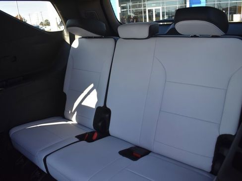New 2026 Chevrolet Traverse High Country w/ LPO, Floor Liner Package image 17