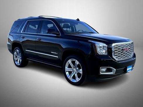 Used 2019 GMC Yukon Denali w/ Denali Ultimate Package image 3