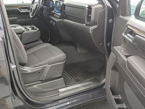 Used 2023 Chevrolet Silverado 1500 LT AWD/4WD image 18