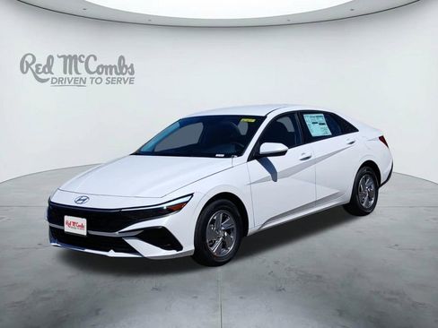 New 2026 Hyundai Elantra SE FWD image 1