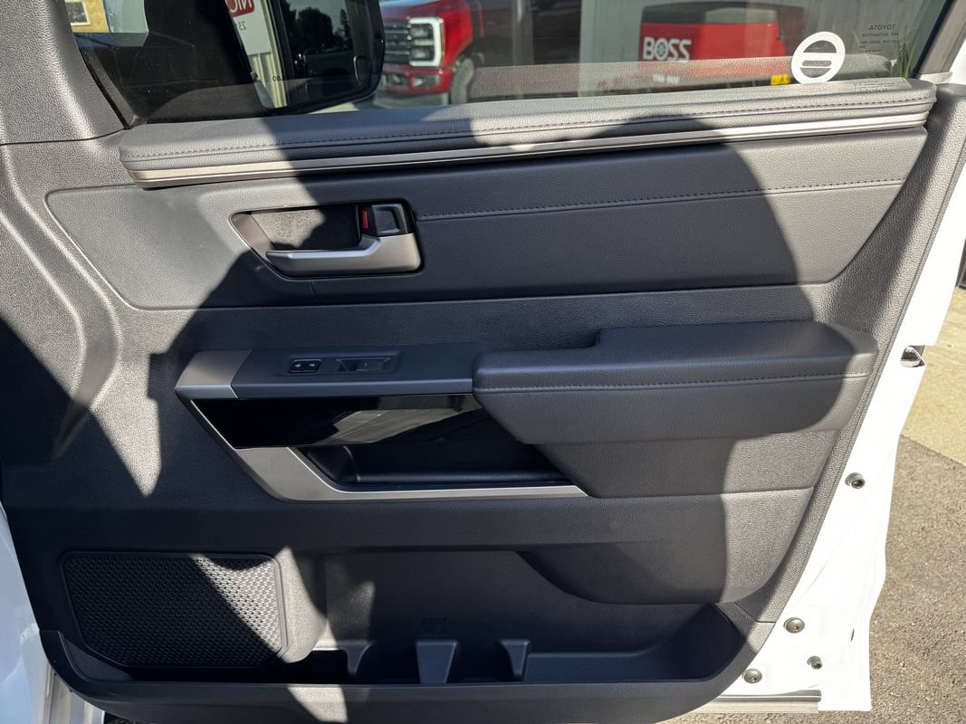 Used 2022 Toyota Tundra Limited AWD/4WD image 30
