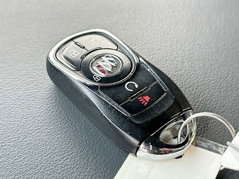 Used 2023 Buick Enclave Essence image 30