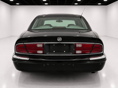 Used 2004 Buick Park Avenue Ultra w/ Ultra Luxury Package FWD image 3